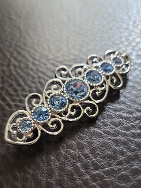 VTG Emmons Silver-Tone Blue Crystal Filigree Brooch